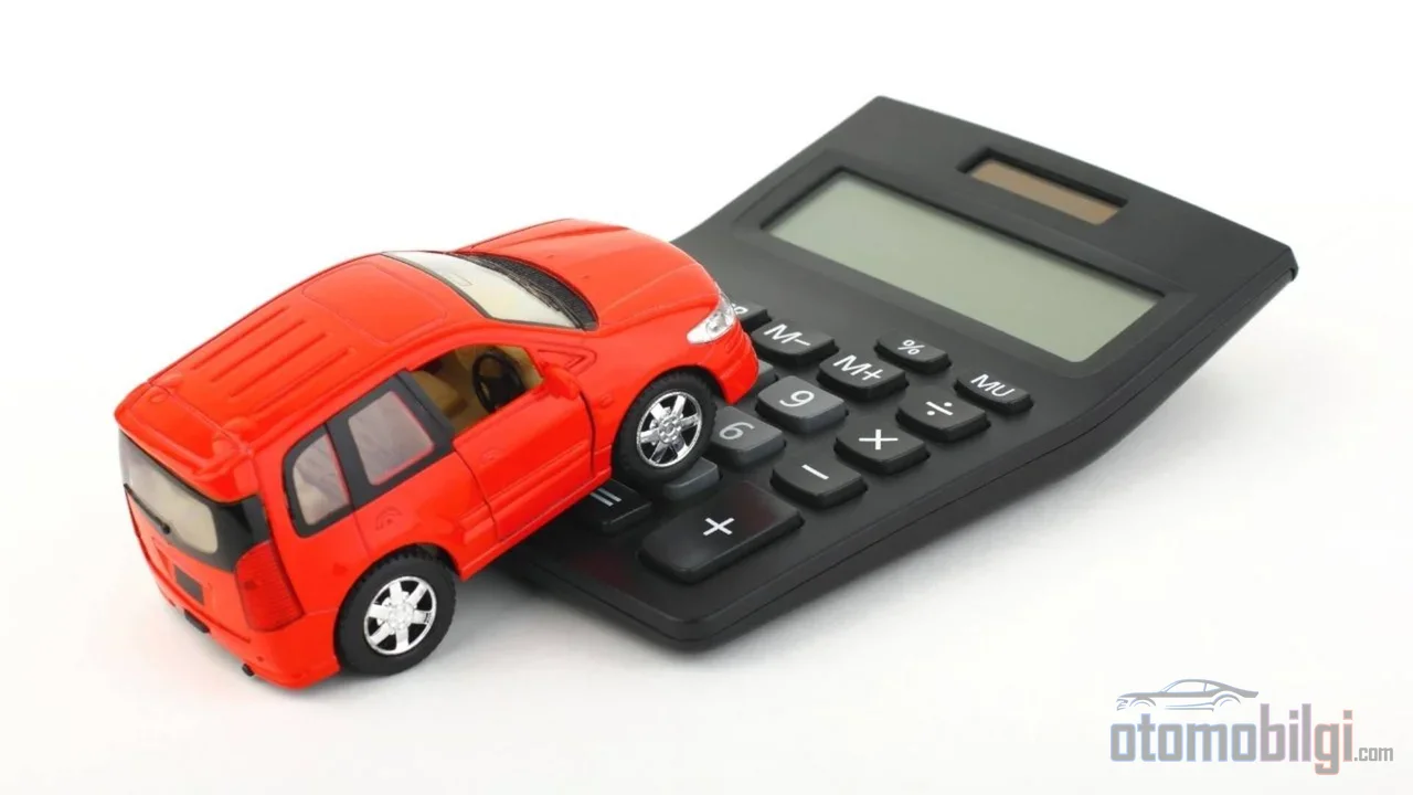 The price on the sticker is often only half of a car's true five-year cost; the real calculation lies in the motor vehicle tax, insurance, and depreciation.