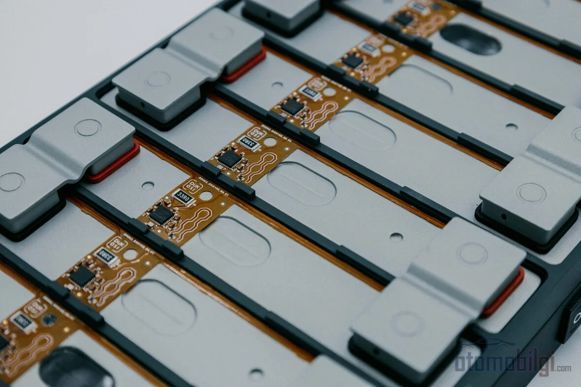A battery's strength lies not in its cells, but in the silent intelligence that monitors every cell second by second and cuts the circuit when necessary.