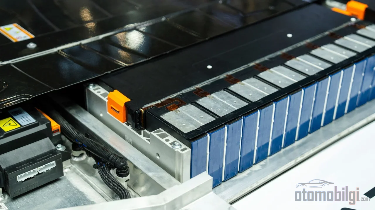 While sodium-ion batteries roll off the production line today, solid-state batteries are shaping the next decade in pursuit of radically solving the flammable electrolyte problem.