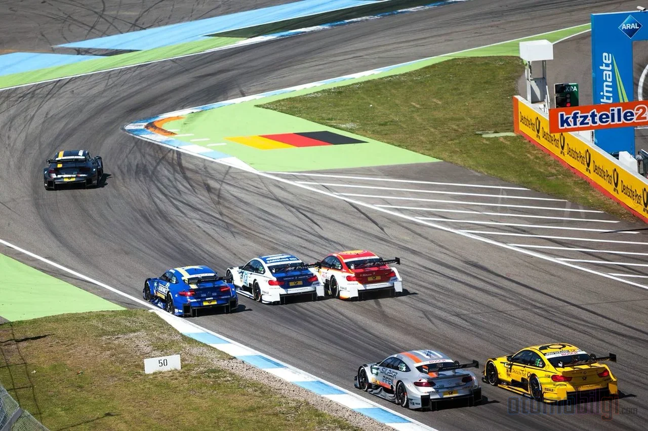 A DTM weekend flows in a tight schedule with two practice sessions, two qualifying sessions and two races; the winner leaves with 25 points, while a perfect driver can leave with 56.