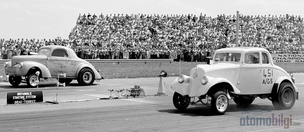 1960'larda tasarımlar öyle radikalleşti ki, bir Ford Fairlane'in modifiye haline bakan seyirciye gülmüyor musun, o mu? dedirten Funny Car sınıfı doğdu.