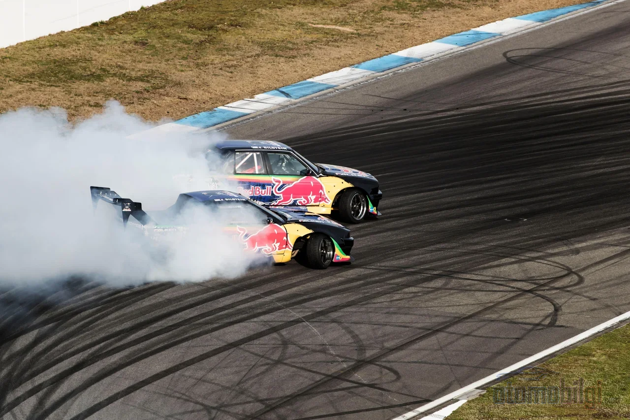 In drifting, victory isn't won on the throttle pedal; it starts being won when the rubber compound, tread pattern, and pressure settings are chosen off the shelf.