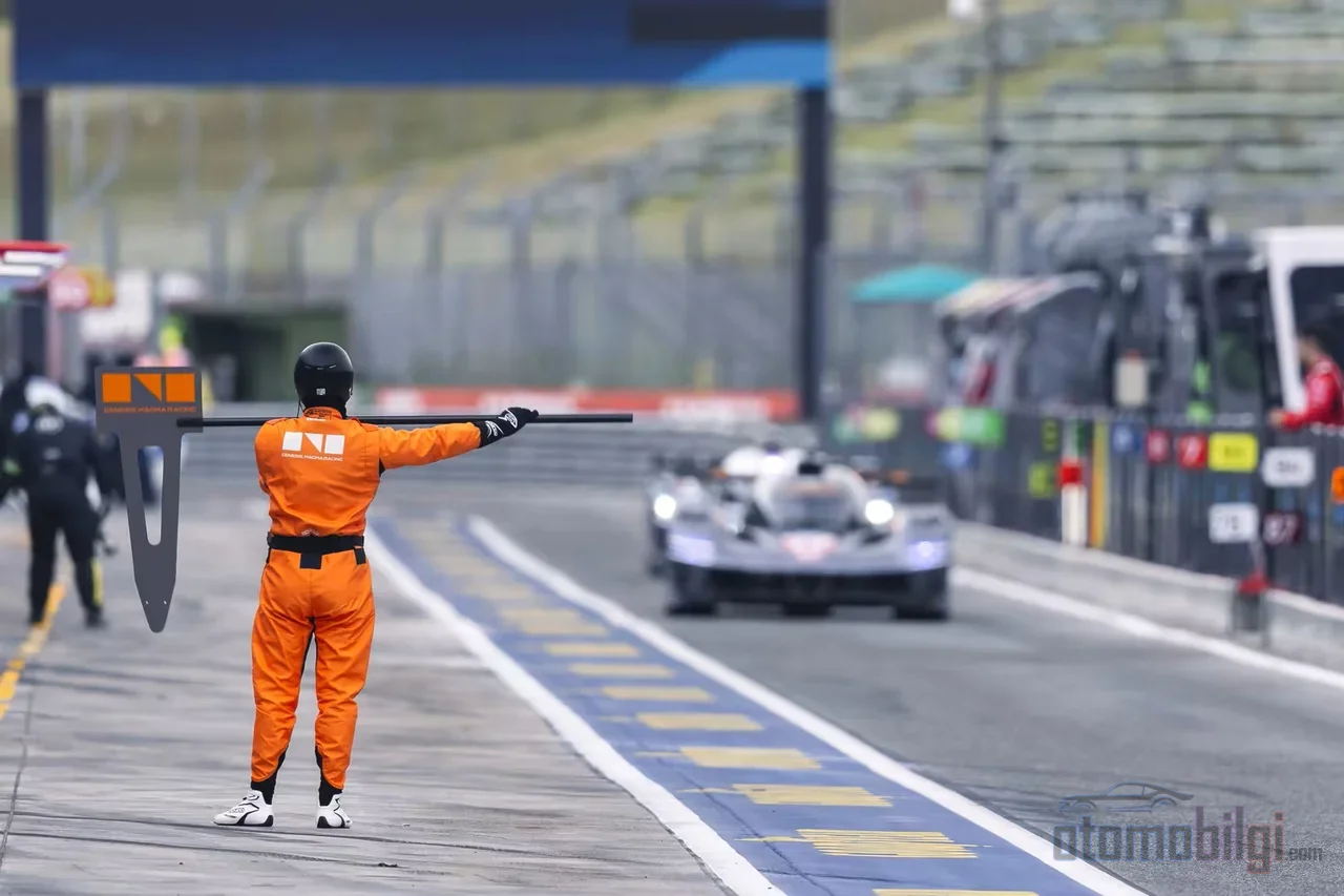 In the WEC pit lane, everything is determined by the fuel flow rate; the 20-member crew choreographs the tire and driver changes like a performance to match it.