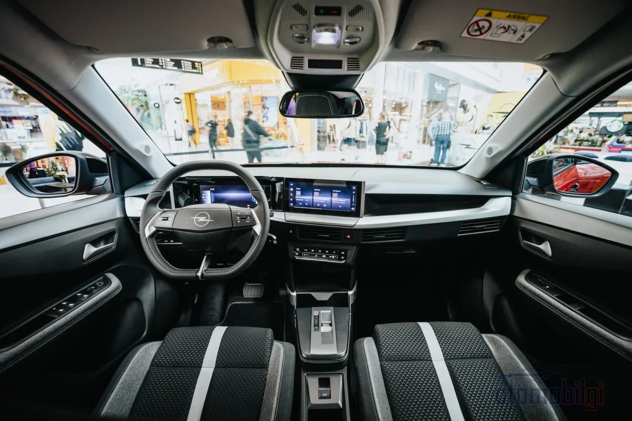 Frontera Elektrik'in asıl gücü menzilde değil kabinde: patentli Intelli-Seats ve akıllı depolama çözümleri kalabalık Türk ailesine akıllıca cevap veriyor.