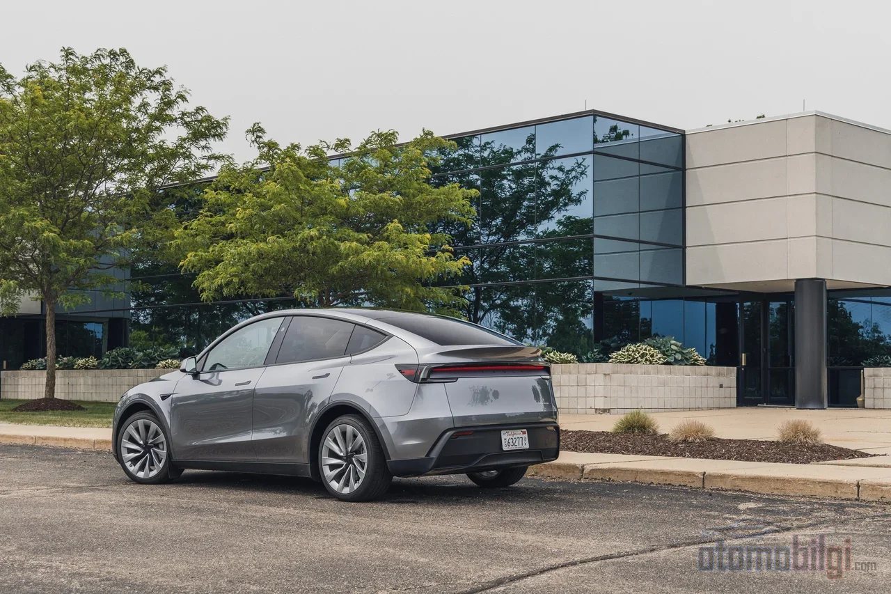 تتميز Tesla Model Y كأحد النماذج المرجعية في فئة سيارات SUV الكهربائية بفضل مداها وأداء الشحن.