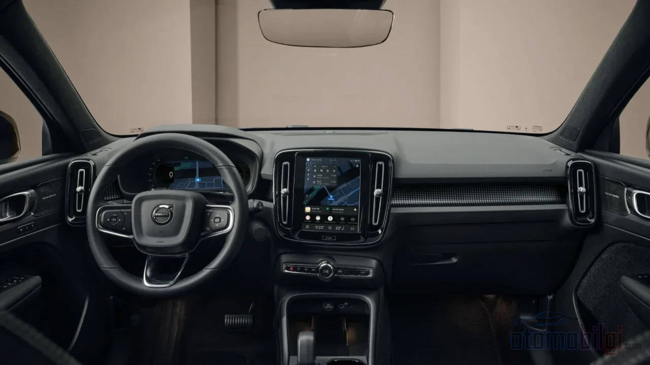 Volvo EX40'ta Orrefors kristal vites kolu ve yün döşeme, İskandinav sadeliğinin lüksü hangi noktada bıraktığını gösteriyor.