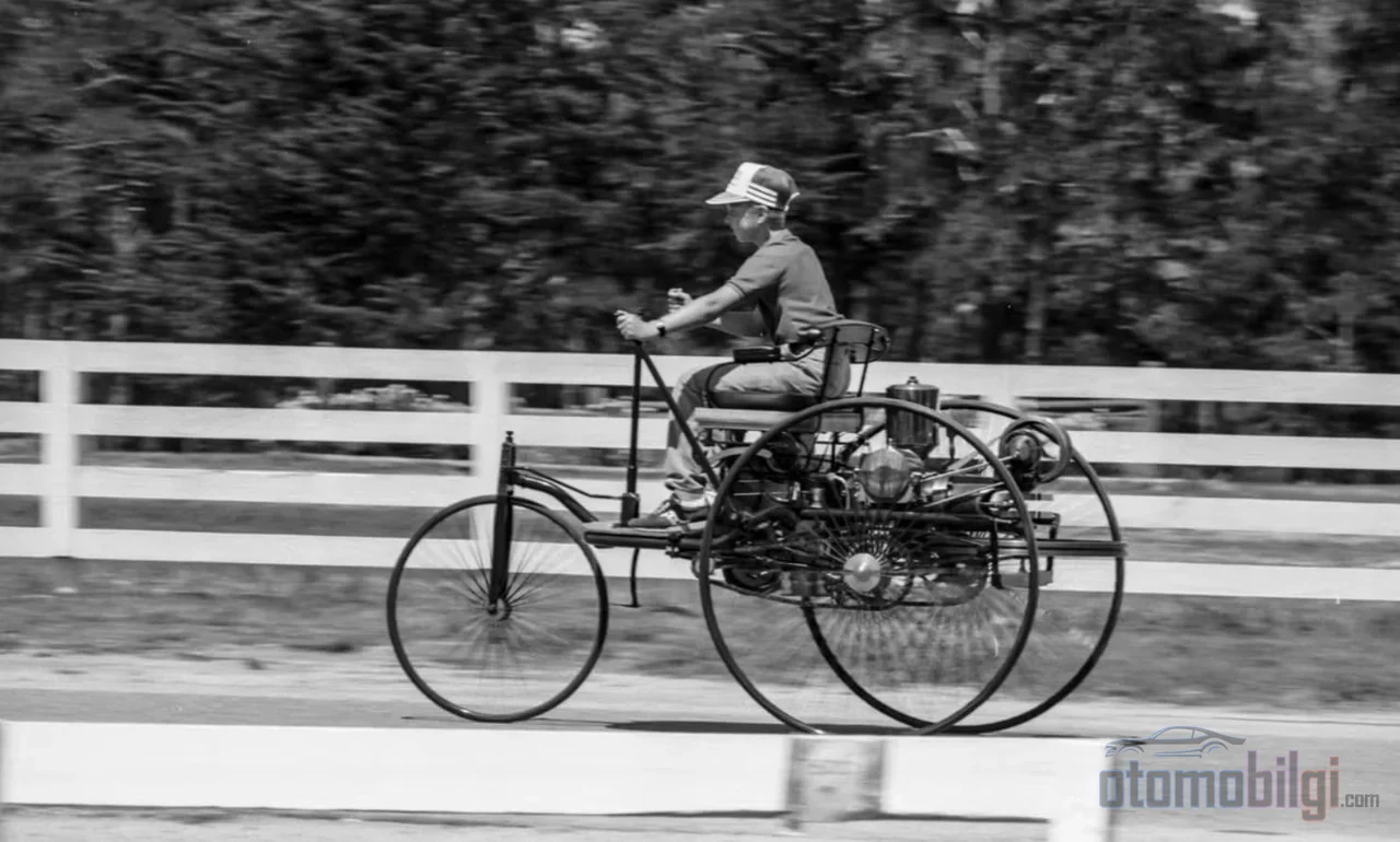 In 1900, one third of the cars in the US were electric, but the real king was steam; the electric car is standing at its peak for the second time, not the first.