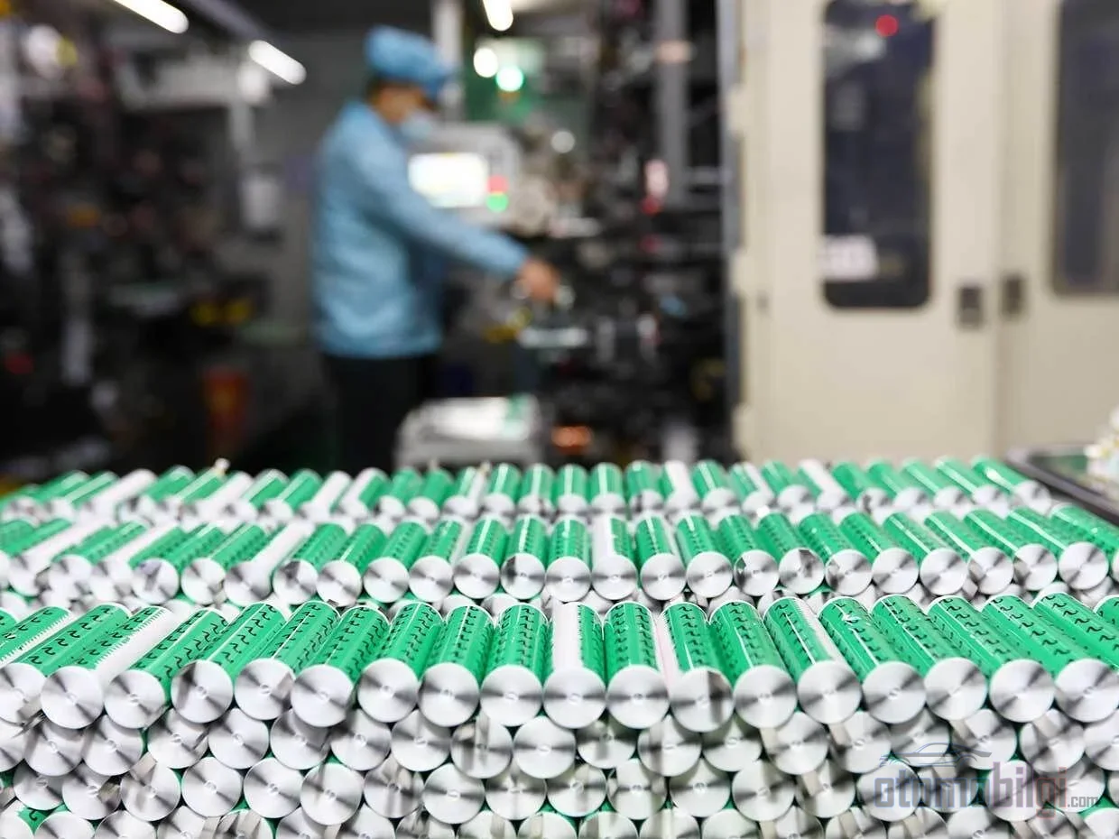 The price of a battery cell per kilowatt-hour fell from $9,200 to $78 in 33 years; the mass adoption of the electric car is the work of this collapse.