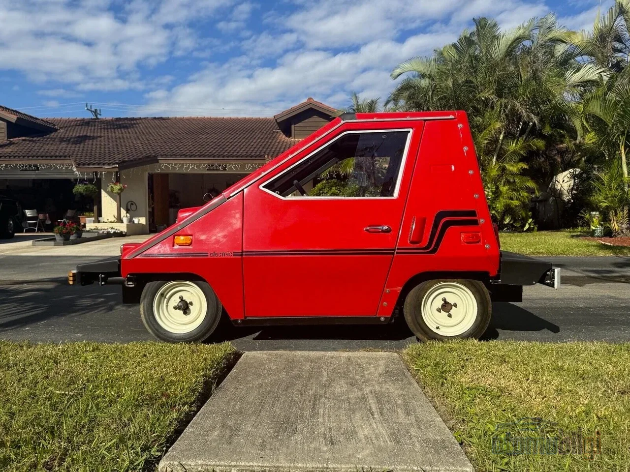 CitiCar'ın plasında ezilme direnci bir bira kutusuyla ölçülen bu araç, 1970'lerin elektrik hayalinin neden vaktinden önce doğduğunu gösteriyor.