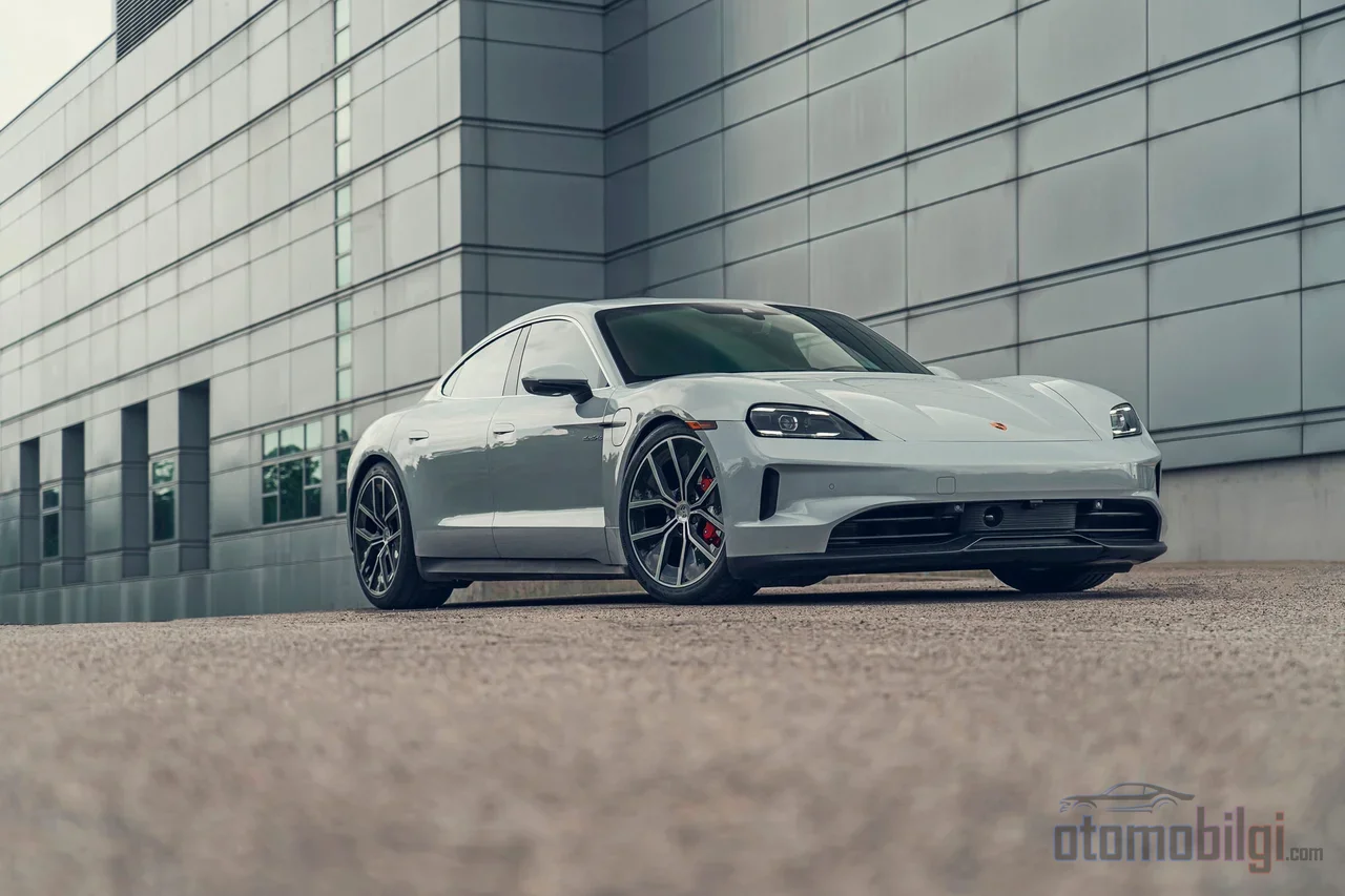 Silnik elektryczny osiąga 10 000 obrotów w ciągu sekundy, a ponieważ od miejsca pobytu oddaje pełny moment obrotowy, potrzeba skrzyni biegów w ogóle znika.