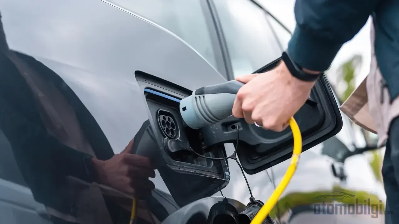 For drivers who can charge at home, the cost per kilometer at 1.16 TL makes a huge difference compared to 9.22 TL; the right question is not which one is cheaper, but which one is cheaper in your situation.