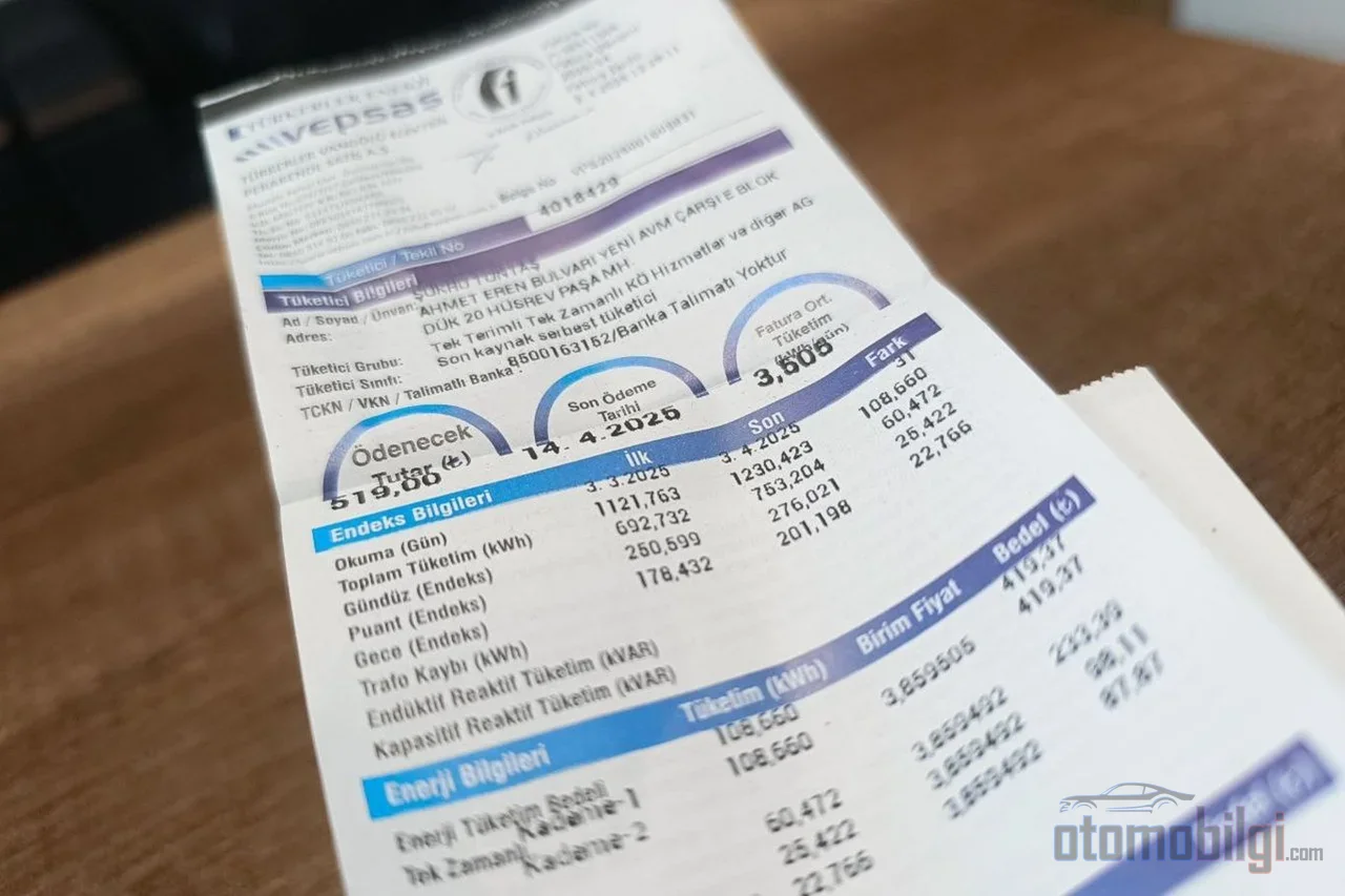 Üç zamanlı tarifeye geçiş ücretsiz; aracınızı gece saatlerine programlayan bir şarj planlayıcıyla gecelik elektrik en pahalı gündüz tarifelerinin üçte birine düşebilir.