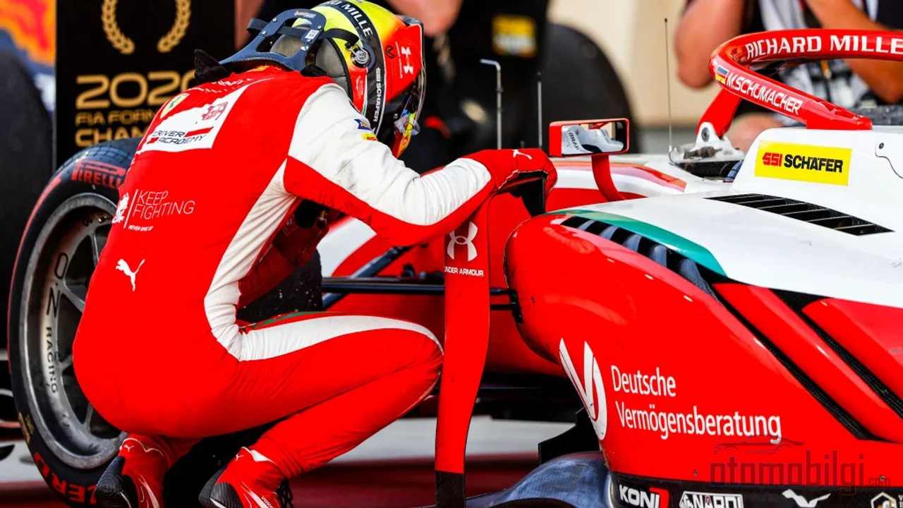 GP2とF2のチャンピオンのうち9人がF1のシートを獲得し、ハミルトンは2006年に優勝したわずか1年後に世界の頂点に立った.