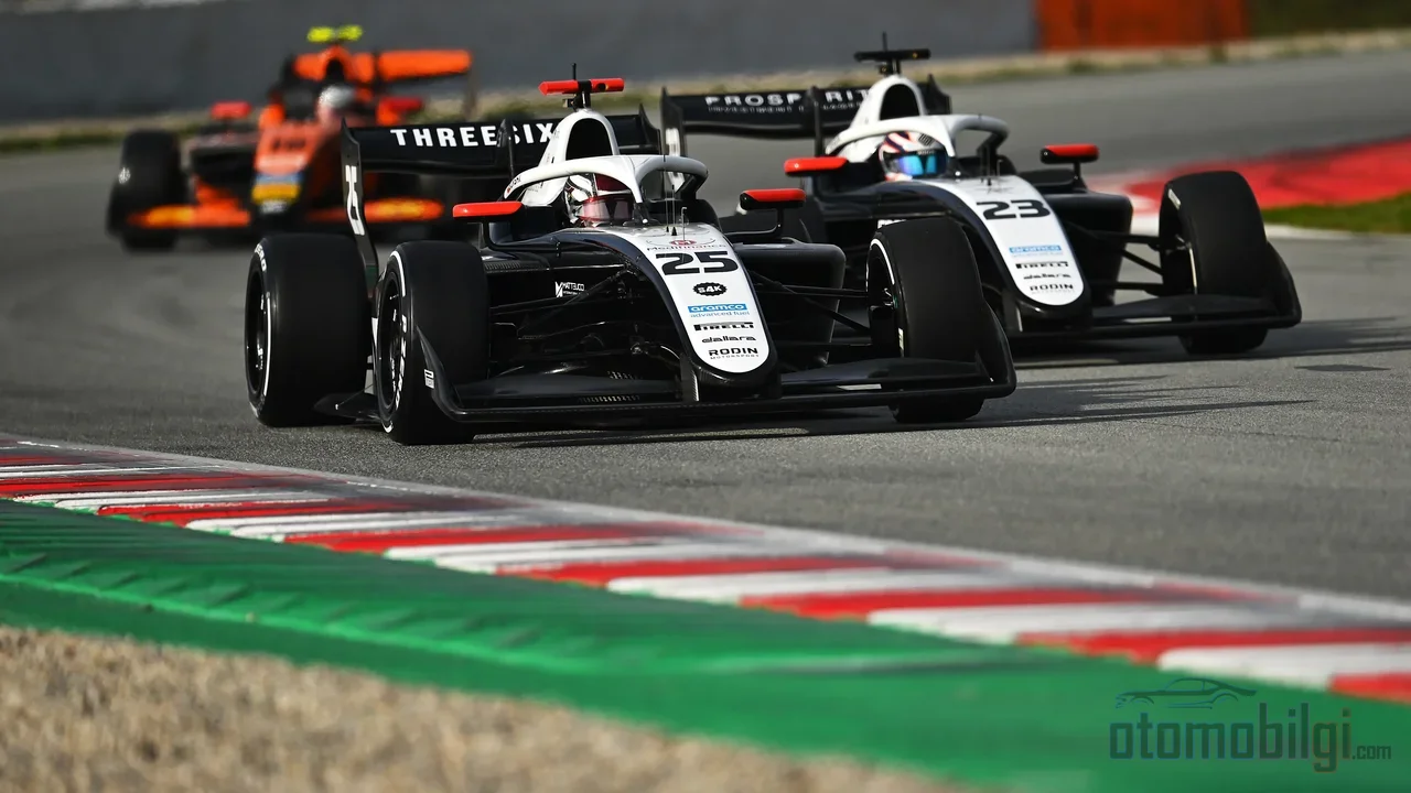 F3'te ters gridli Sprint yarışı, kemikleşen hiyerarşiyi tersine çevirerek haftanın ödülünü en cesur fareciğe verir.