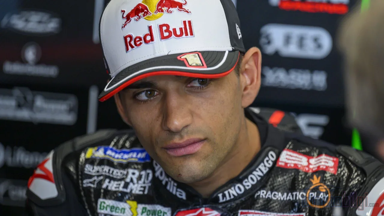 A single break at Phillip Island turned a 2-point lead into a 10-point deficit and handed the fate of the season to Marc Marquez.