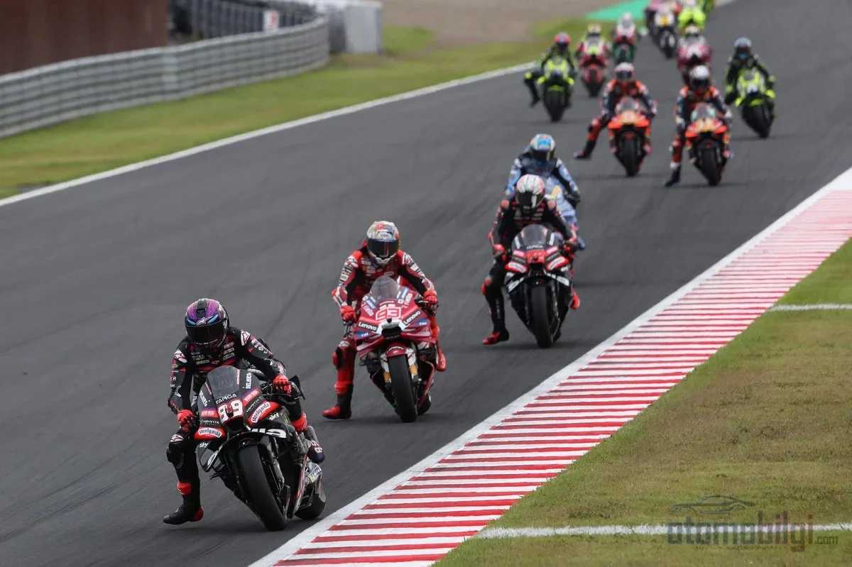 MotoGP's new weekend format, to be introduced in 2027, will determine the sprint and Grand Prix grids separately with two distinct qualifying sessions.