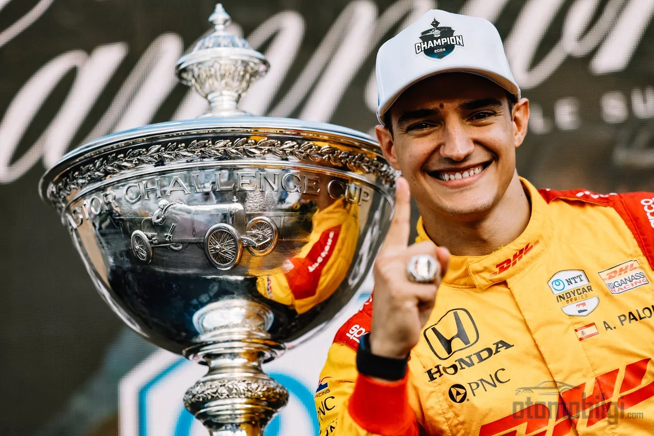 For an IndyCar star who had already claimed his championship, the Indy NXT steering wheel wasn't about curiosity - it was a strategic investment serving Ganassi's development program.