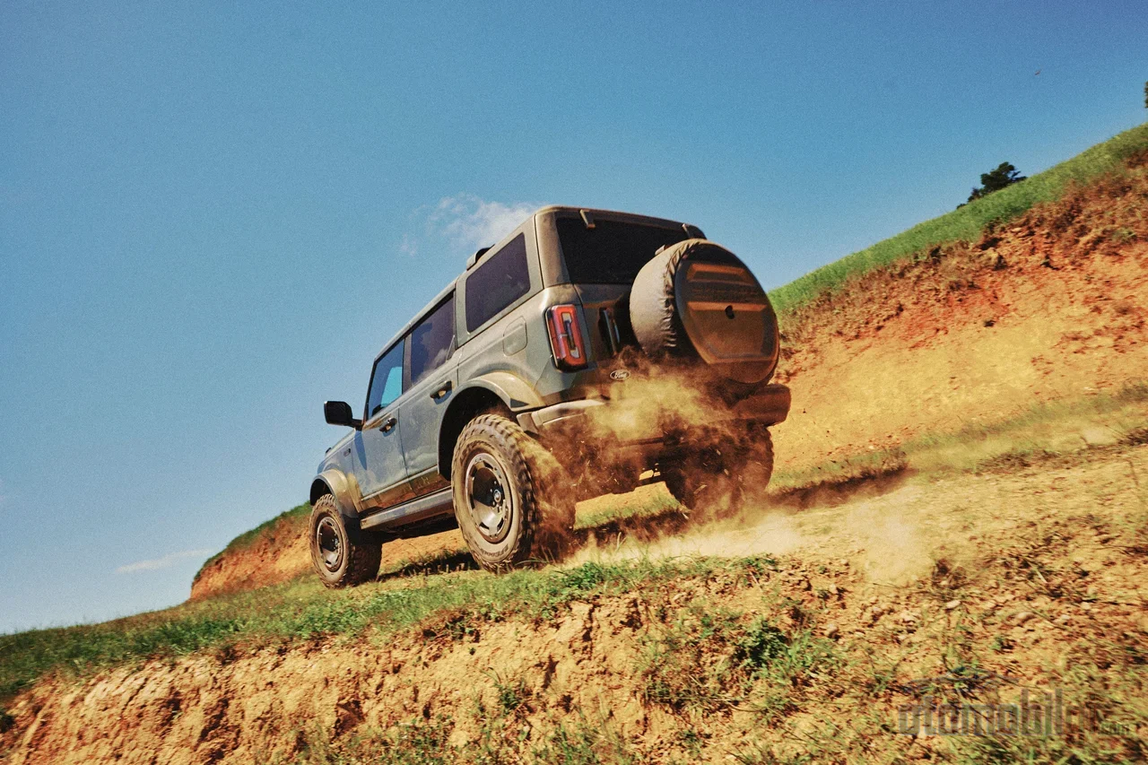 2027'de Bronco'nun orta seviye V6'sı tarihe karışıyor; 380 beygirlik 3.0 litrelik ünite artık Raptor'un tekelinde değil.