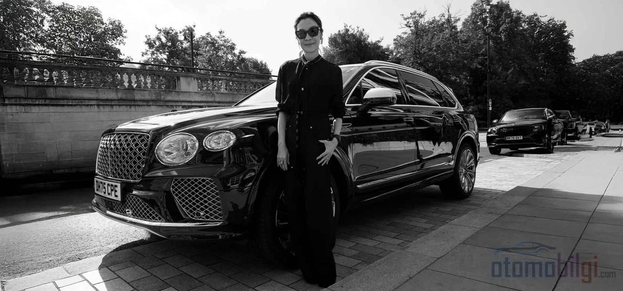 Bentley, elektrikli çağa geçişini ürünle değil bir kimlik anlatısıyla satıyor ve Michelle Yeoh bu anlatının en tutarlı yüzü.