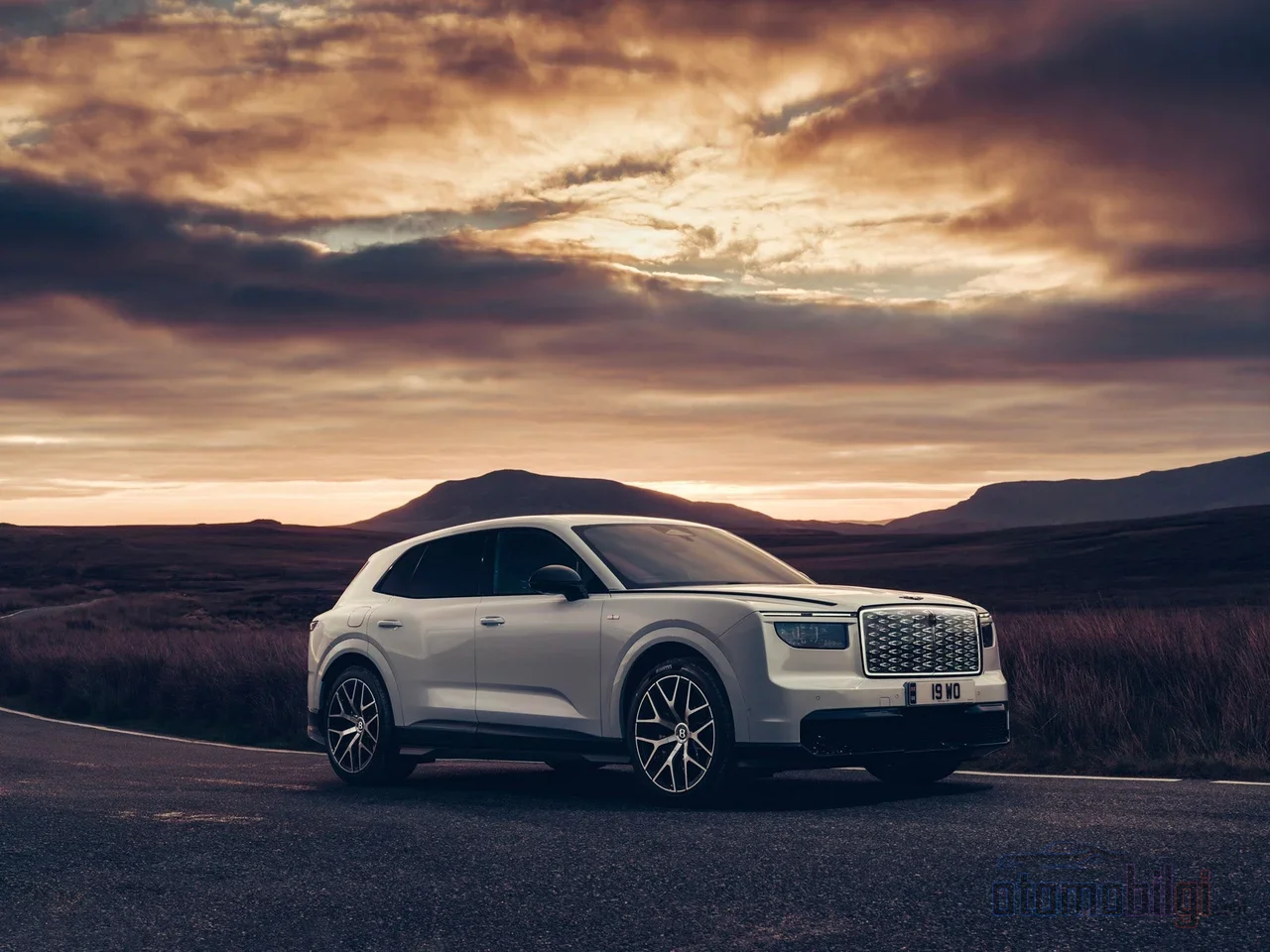 With 876 horsepower, the Torcal First Edition turns Bentley's century-long motoring heritage into a silent 2.9-second acceleration.