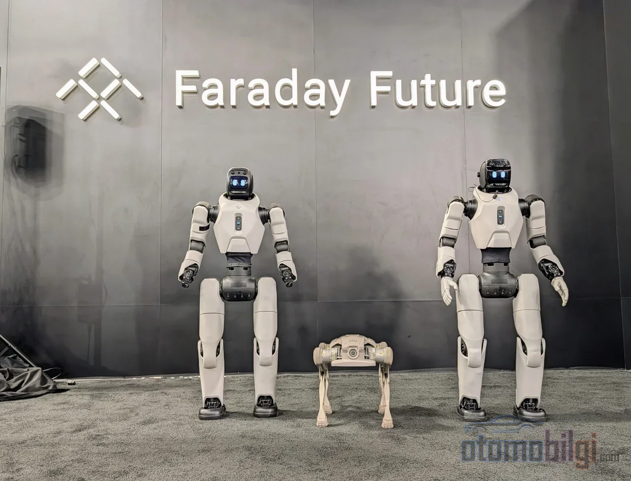 Faraday Future ธุรกิจหุ่นยนต์ไร้คนขับและหุ่นยนต์ไบโอนิกส์ได้เริ่มซื้อขายใน Nasdaq ในฐานะบริษัทอิสระภายใต้รหัส FFR ด้วยมูลค่าการถ่ายโอน 200 ล้านดอลลาร์สหรัฐ