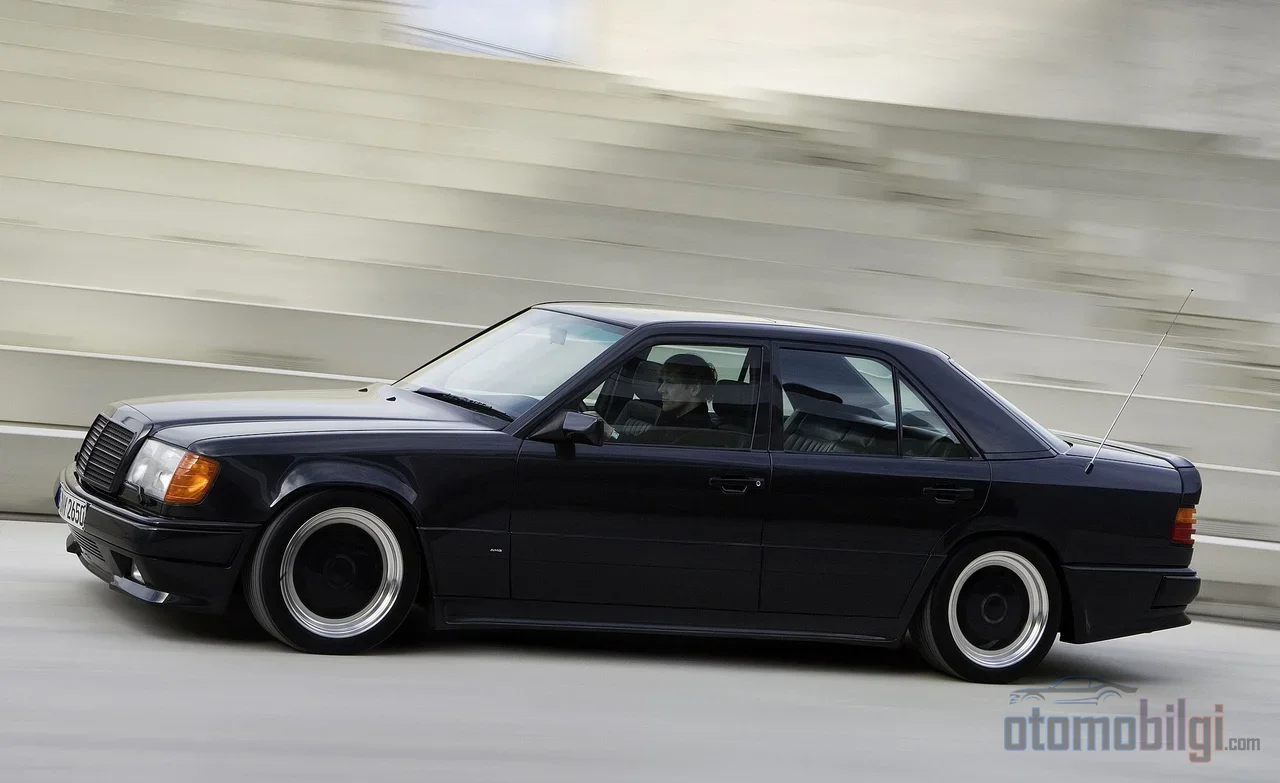 1986'da 5.5 litrelik V8'le 286 km/s hıza ulaşan AMG Hammer, süperşaçların olduğu bir çağda lüks sedanın hız sınırlarını yeniden yazdı.