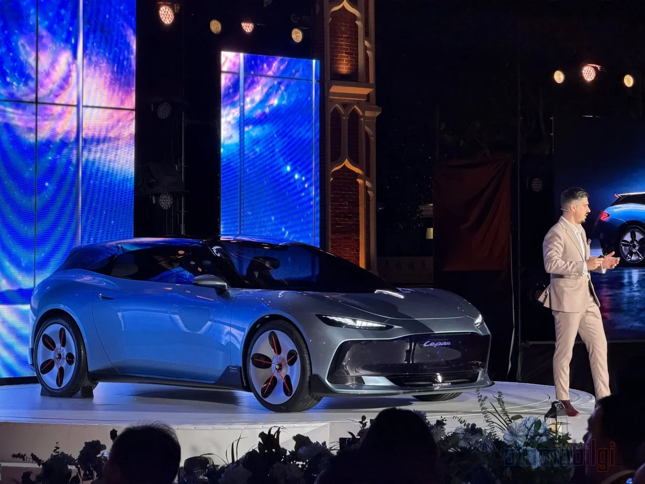 Joining Chery's brand portfolio, which it quadrupled in four years, Lepas is making its mark between hatchback and shooting brake with the Aura concept.