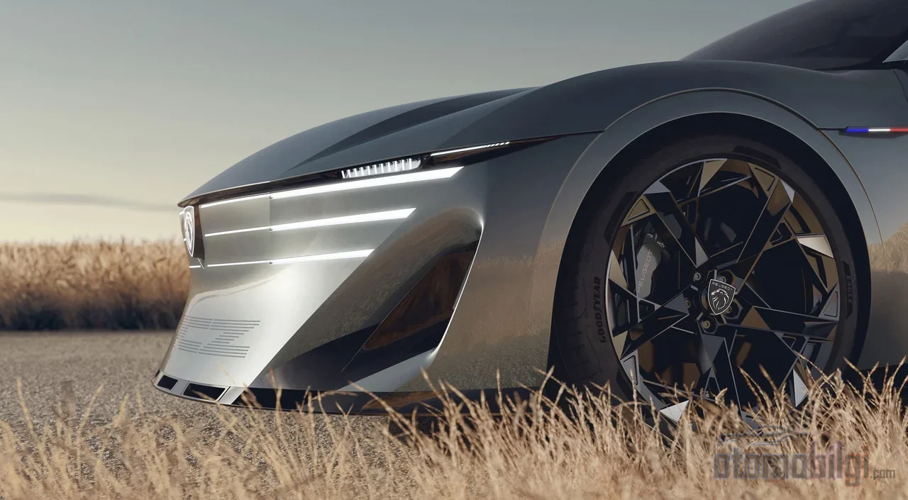 500 beygirlik RCZ Vision, katı hal bataryasıyla 10 dakikada yüzde 80 şarj olacak şekilde tasarlandı.