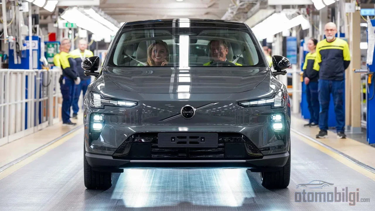 Na linii produkcyjnej Volvo EX60 zamiast 2000 powstaje jedynie 200 pojazdów tygodniowo, a dostawy do USA przesunęły się na drugą połowę 2027 roku.