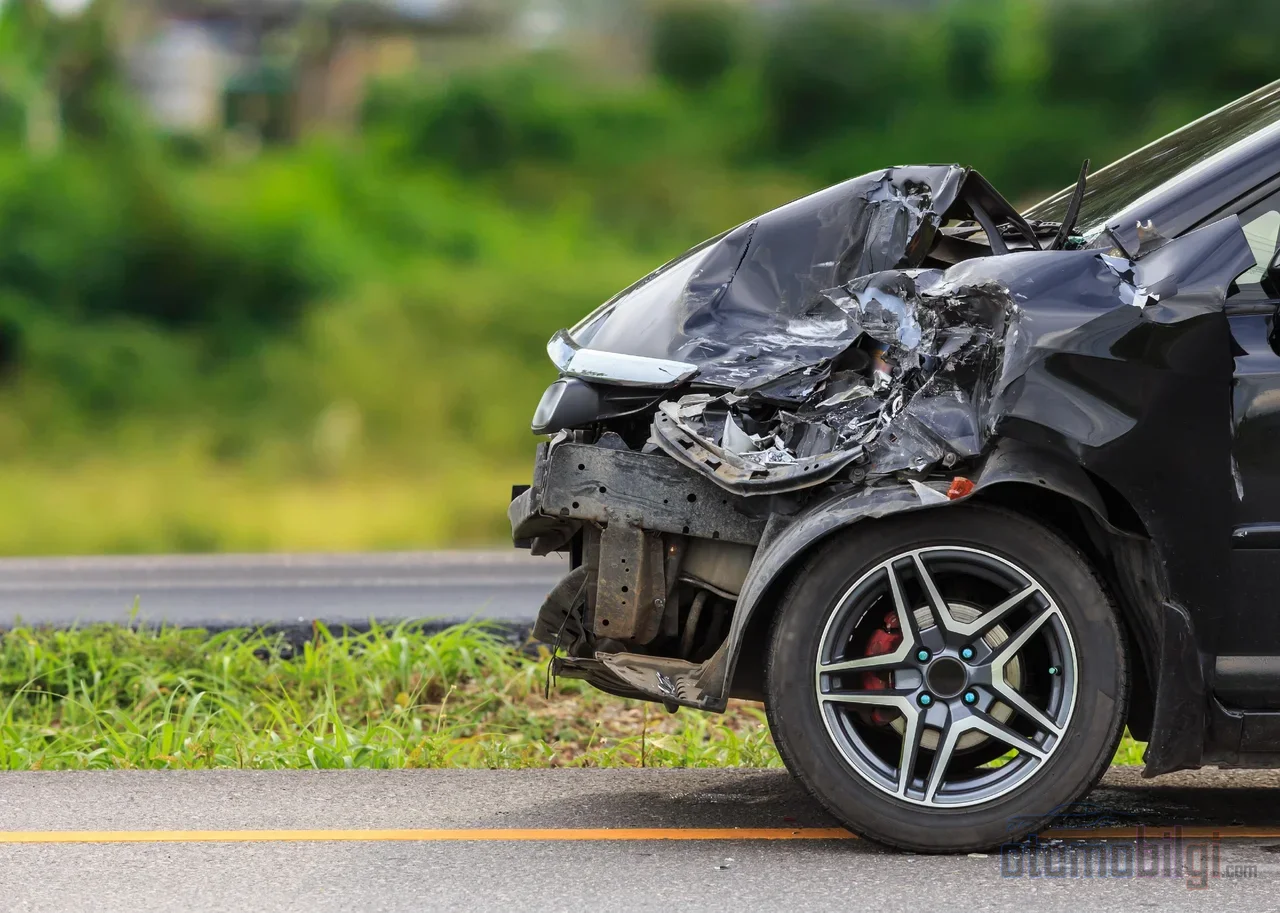 Even if you can't do anything, at the moment of an accident your car reads its sensors and automatically transmits its location and accident information to 112.