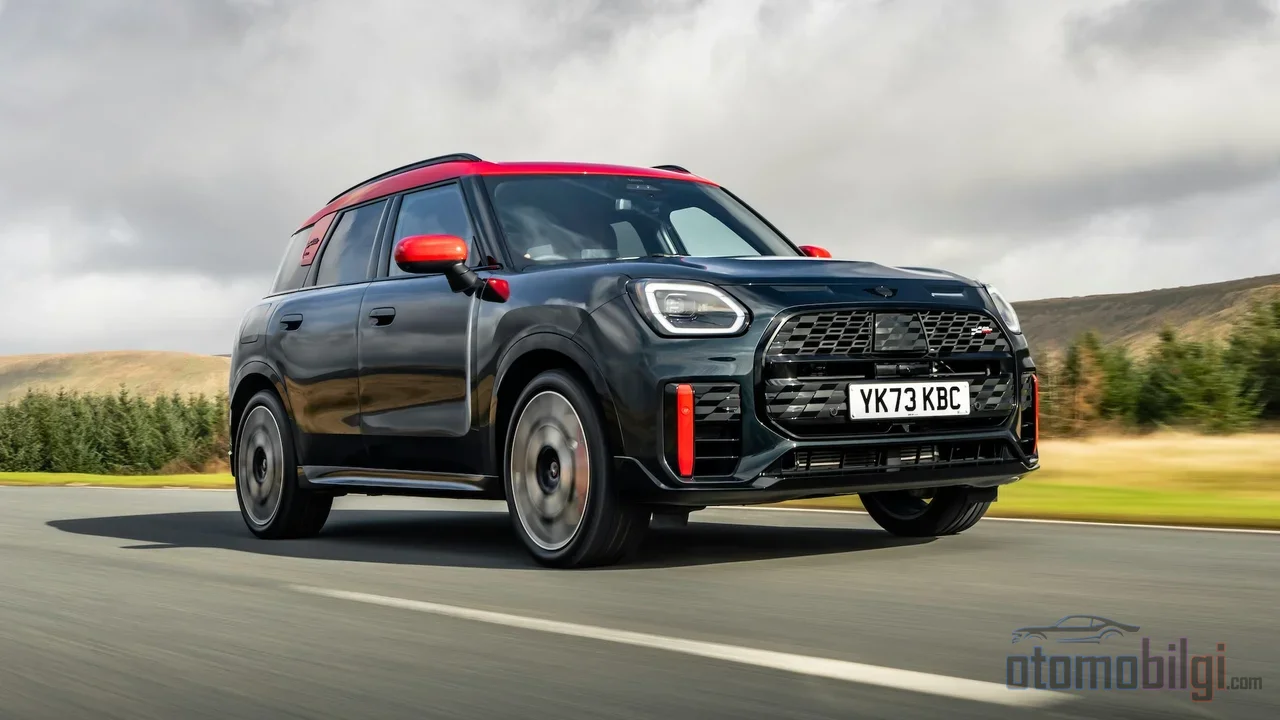 The Countryman JCW, which squeezes 300 hp into the same body as the family practicality version, rewards those willing to accept its thirst of 8.3 liters in exchange for speed.