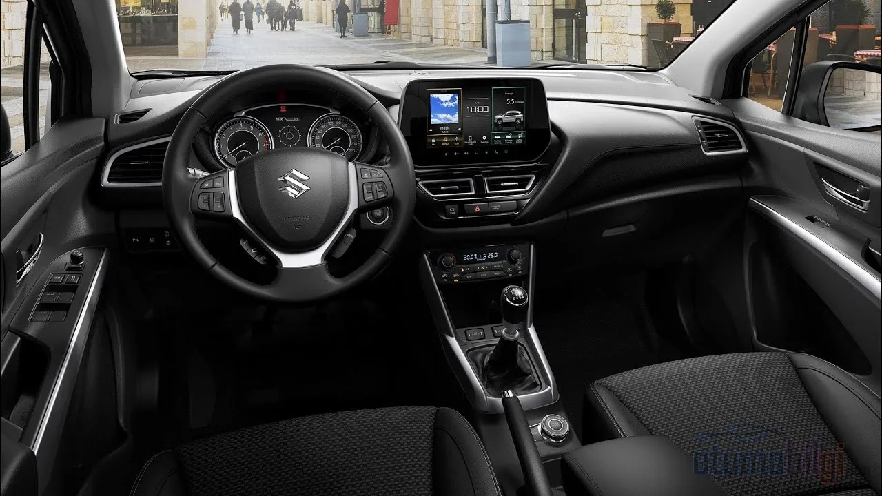 Koltuklar dikken 430 litrelik bagajı, Suzuki S-Cross'un ailemi uslu duruşunu belirleyen en tartışmalı sayı olmaya devam ediyor.