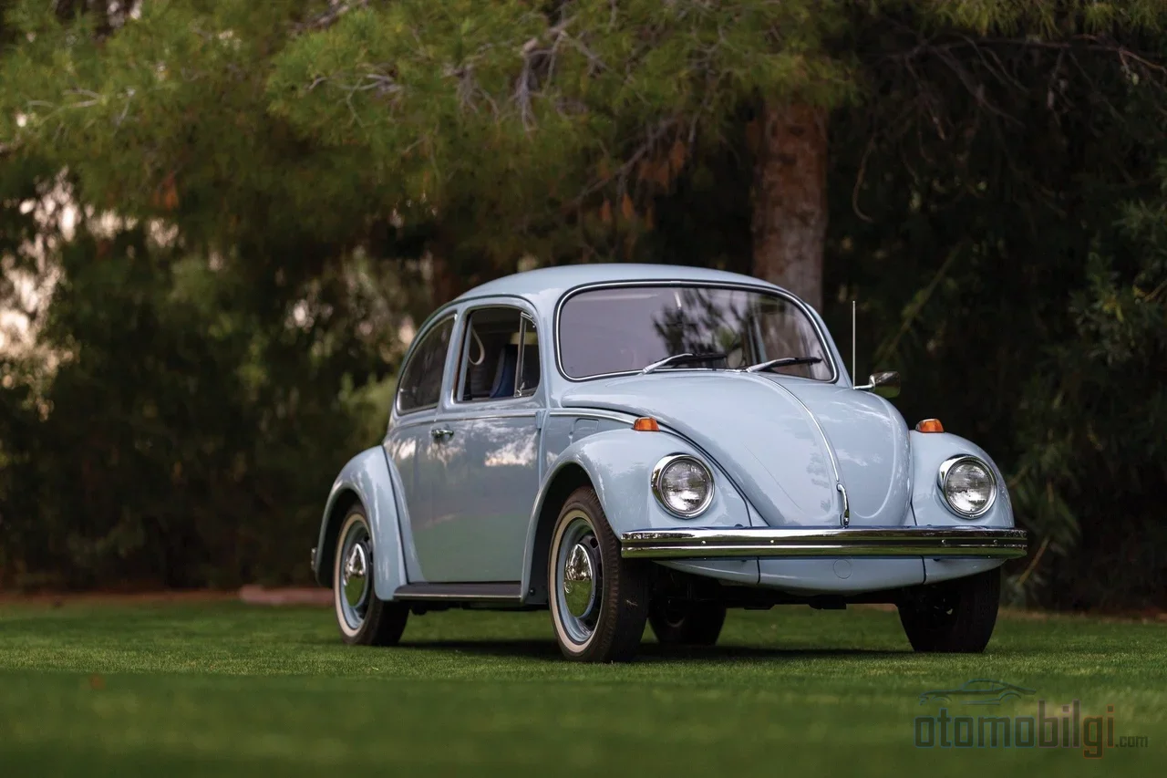 Motor o kadar sadeydi ki sürücüsü kendi bakımını yapabiliyordu; Beetle'ın ucuzluğunun sırrı işte bu kasıtlı yalınlıkta saklıydı.