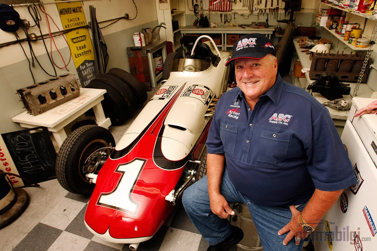 Brickyard'ın efsanevi tuğlalarında dört kez zafere ulaşan isimler azdı; Foyt, Andretti, Unser və Mears qalıcı iz buraxan dördlü idi.