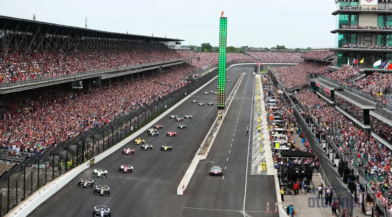Borg-Warner Kupası'nda yüzün bir asırlık şampiyonların yanına kazınıyor, ama heykelin kendisi Indianapolis'ten asla ayrılmıyor.