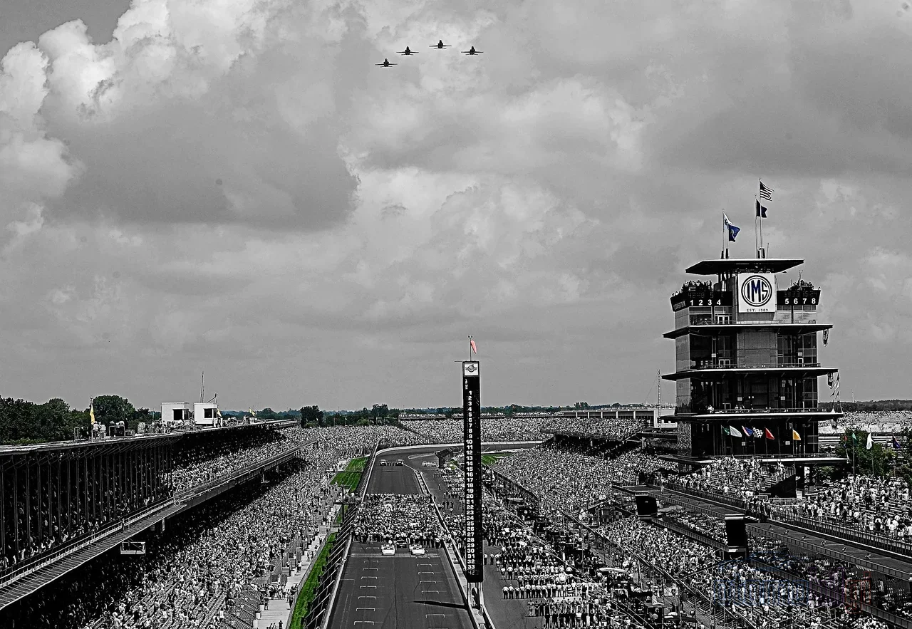 Ölümcül kazaların ardından asfalt yerine tuğla döşenen Indianapolis pisti, Brickyard adını tarihinin en acı gününden aldı.