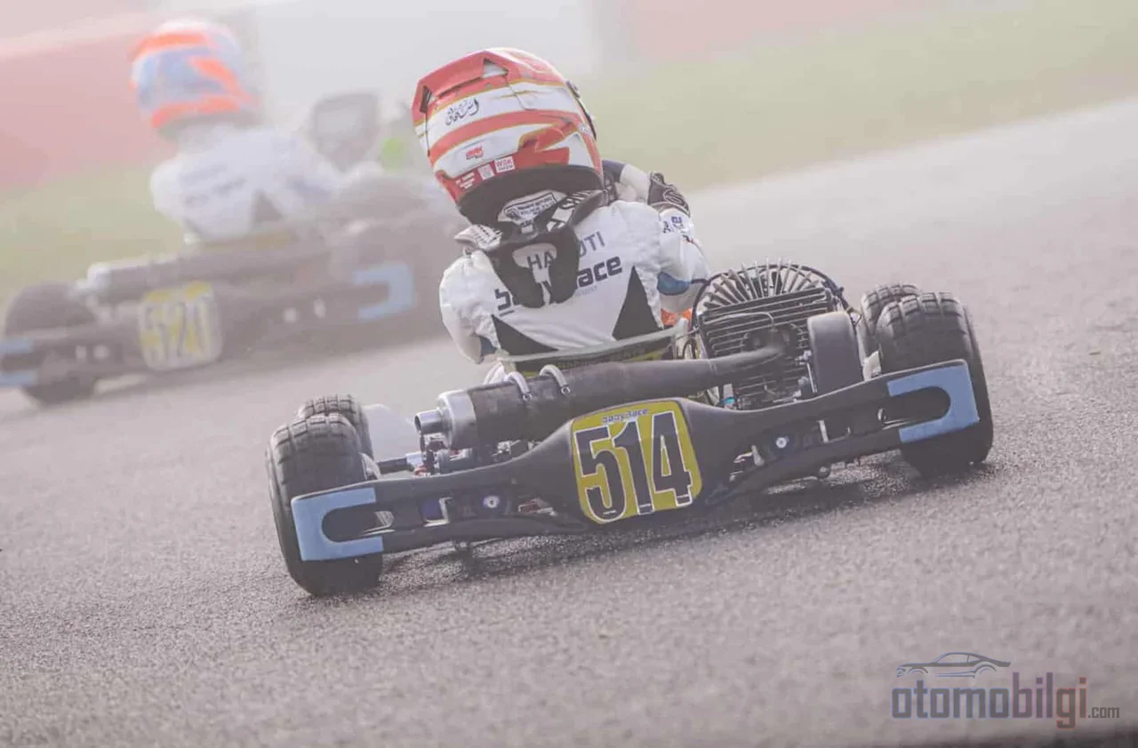 Whether a kart is fast or not is determined not by its engine, but by whether its tires are kept in the correct temperature window at that moment.