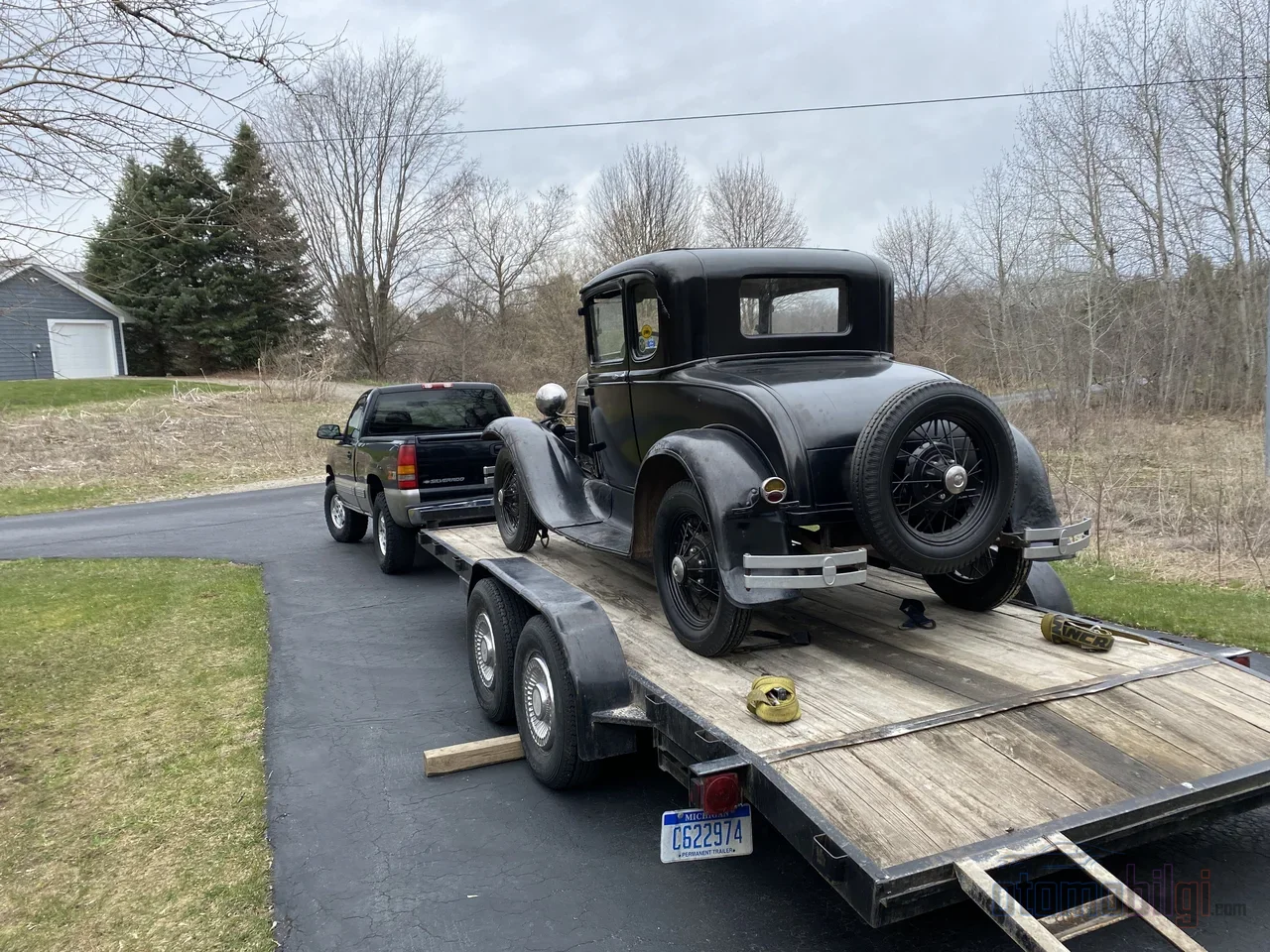 A classic car put into hibernation welcomes spring with a full tank and tires that are rust-free, crack-free and intact, thanks to humidity below 50%.