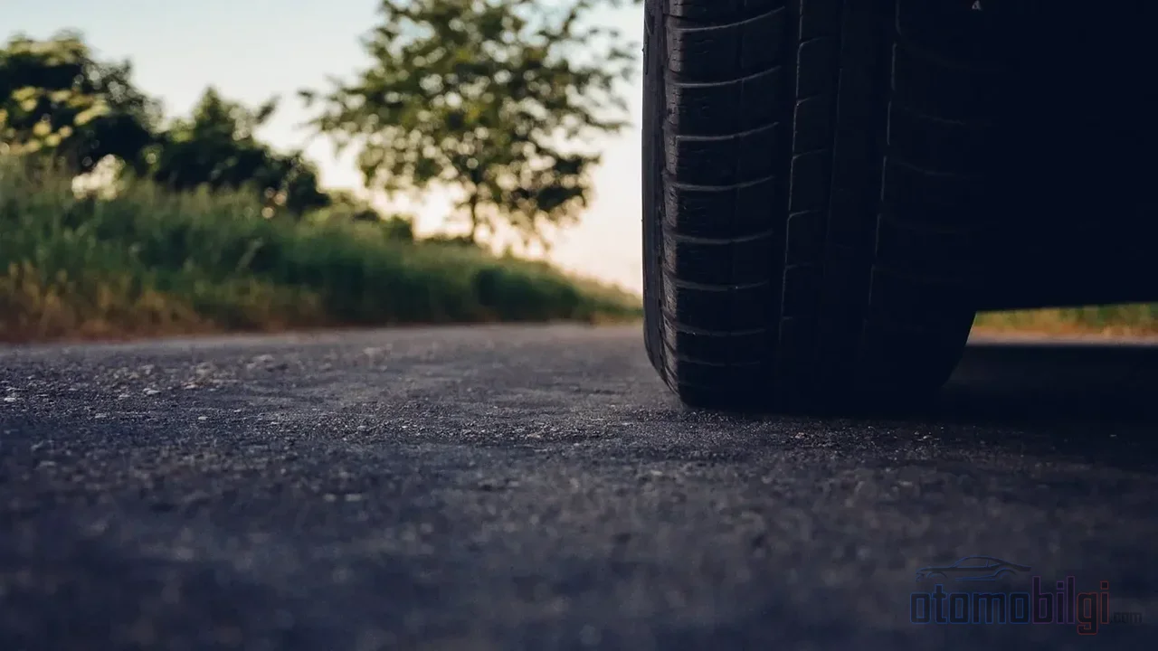 An electric vehicle that lets you fit an ordinary tire of matching size takes that cost back from you in range, comfort, and tire life.