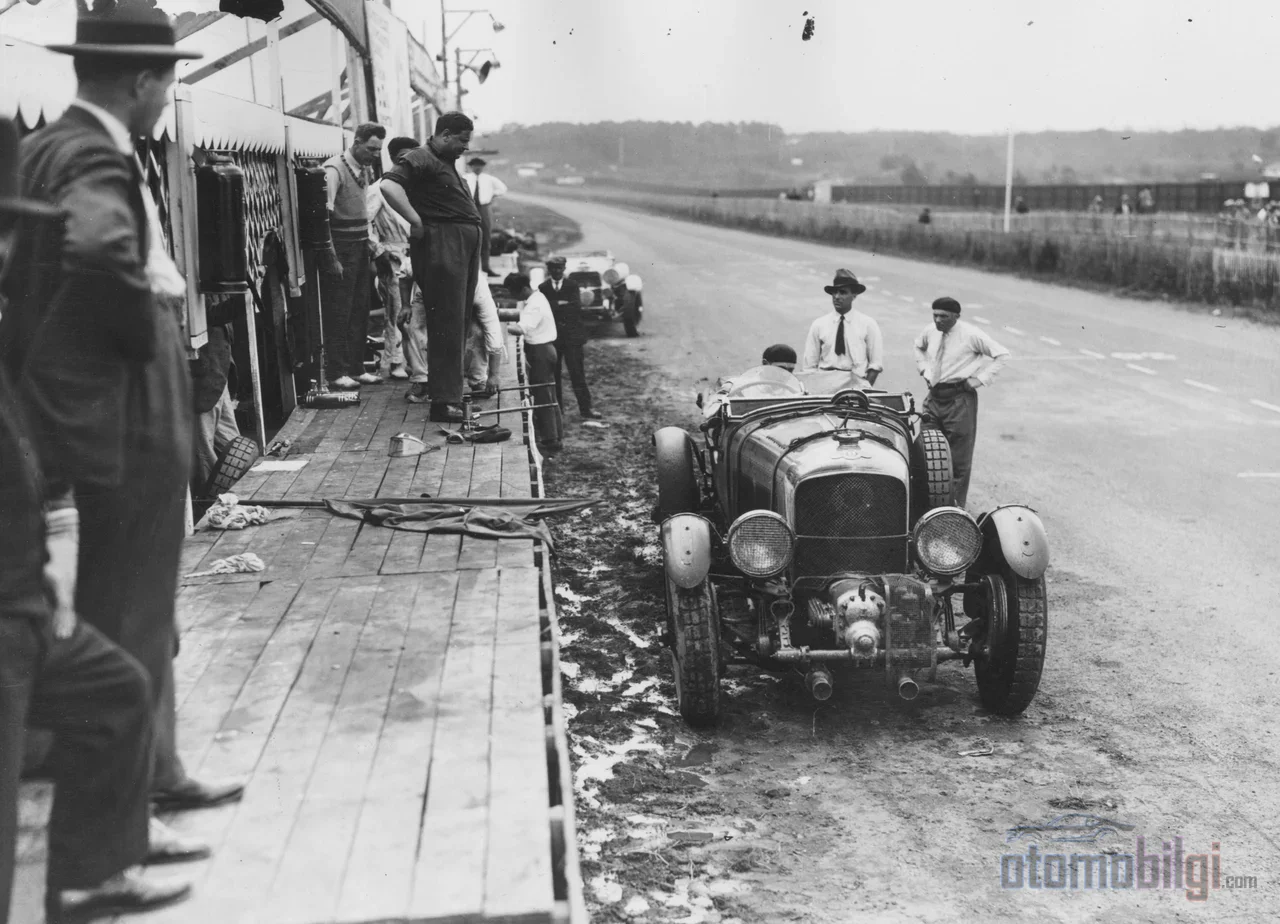 We know the Ford-Ferrari feud by heart, but we've forgotten Le Mans's first dynasty: Bentley, with five victories in eight years, gave birth to the race's commercial spirit.