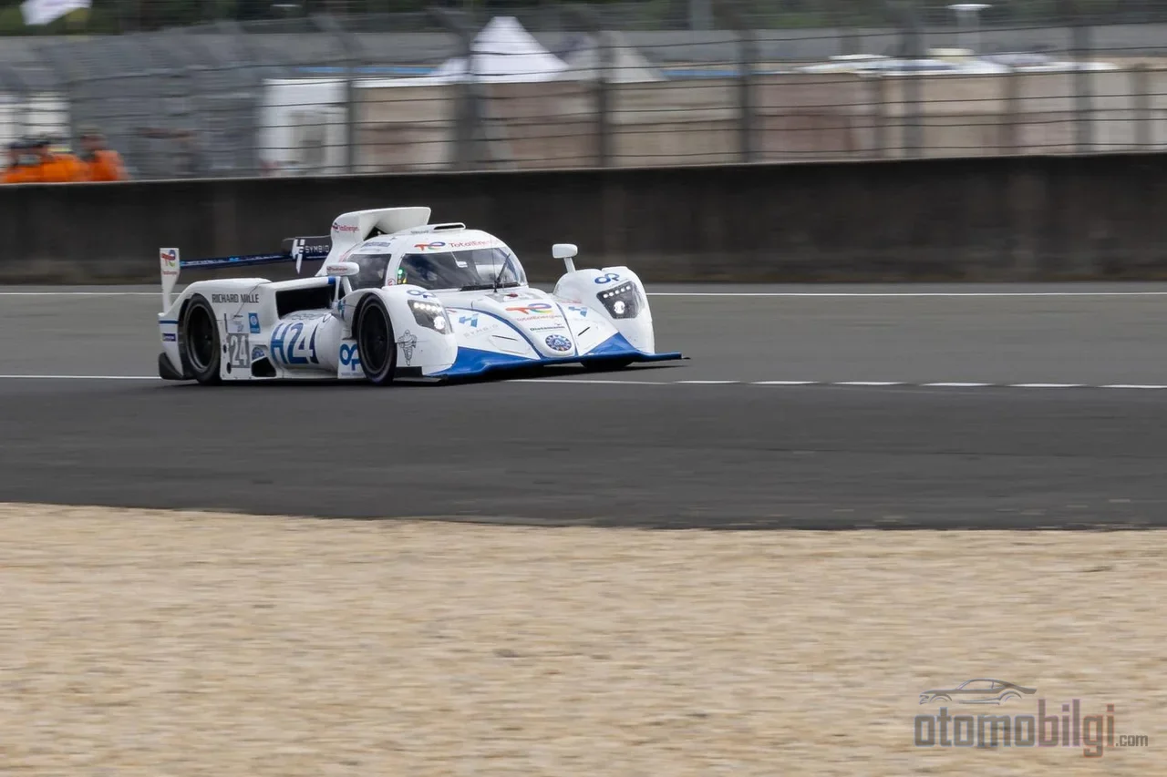 Speed isn't enough to win at Le Mans; in a night that exceeds 5,000 kilometers, it's the fuel strategy that determines the real winner.
