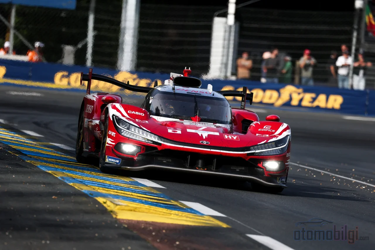 Mazda'nın 787B'si 1991'de hem ilk Japon zaferini hem de yarış tarihinin tek rotary motorlu zaferini aynı anda kazandırdı.