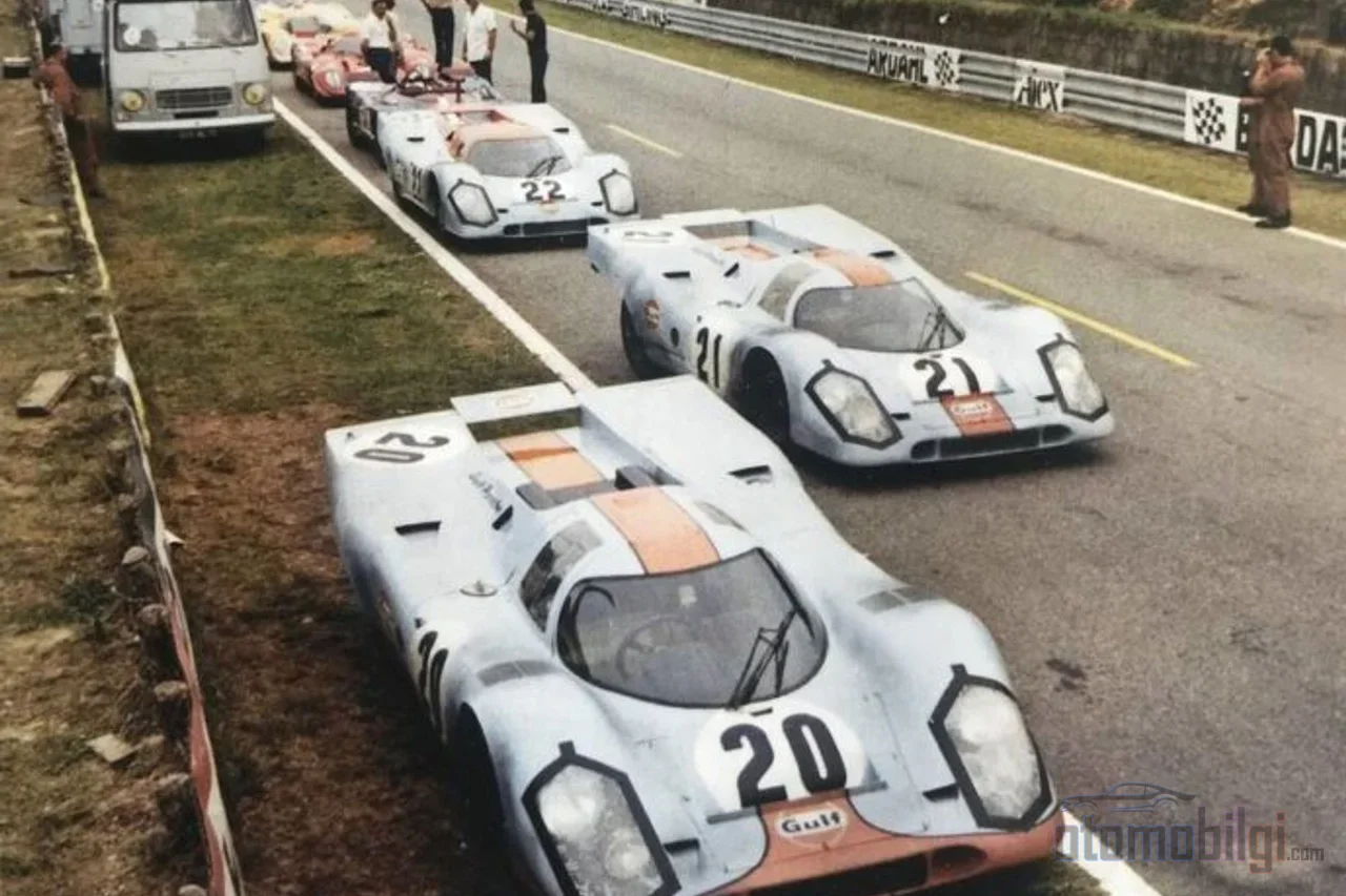 956 ve 962, 1982 ile 1986 arasındaki her Le Mans'ı domine ederek yedi ardışık zaferle Group C çağını tek başına yazdı.