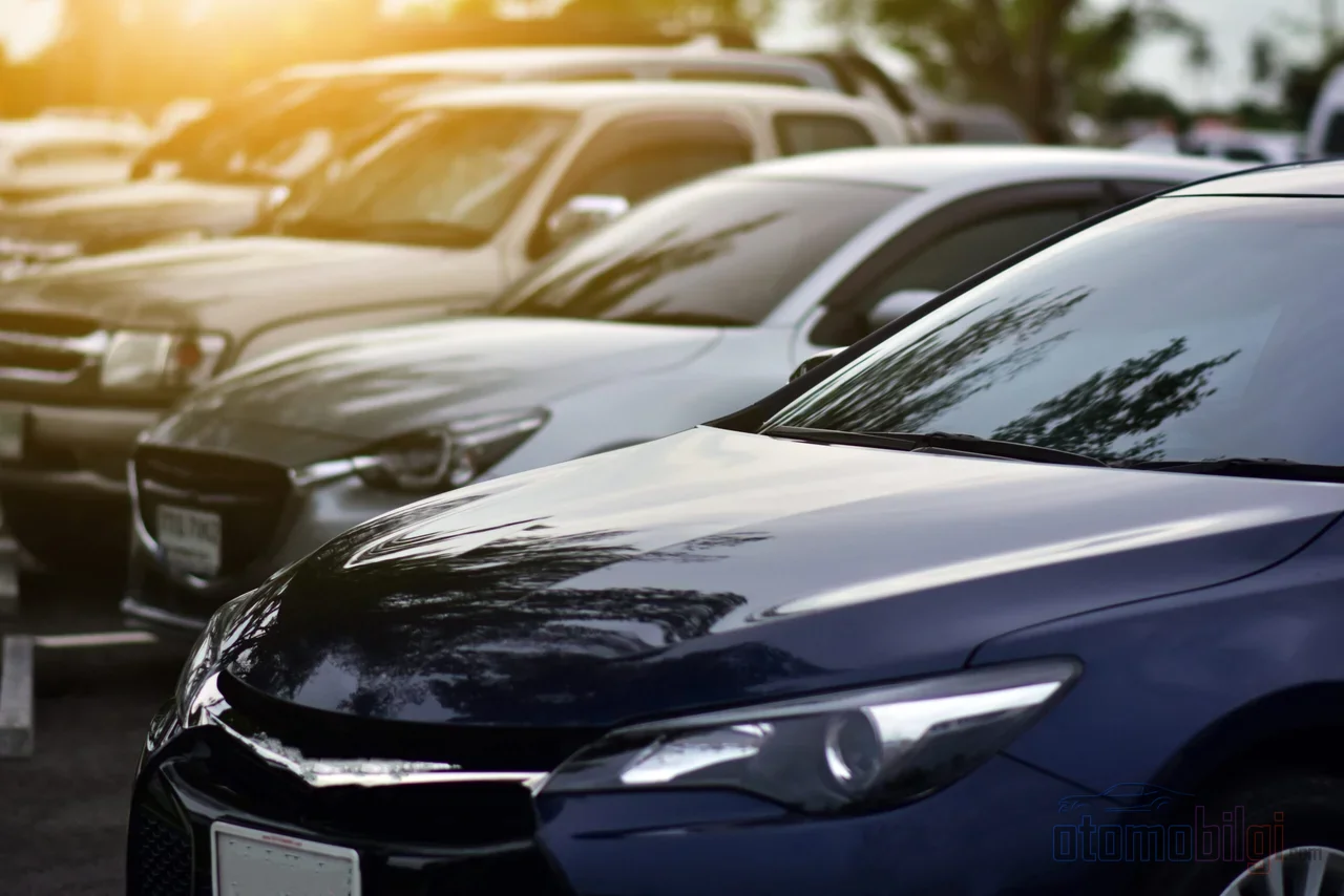 An electric car plugged in while parked can silently lose up to 3 percent of its charge per day; if active features are on, that figure exceeds 10 percent.