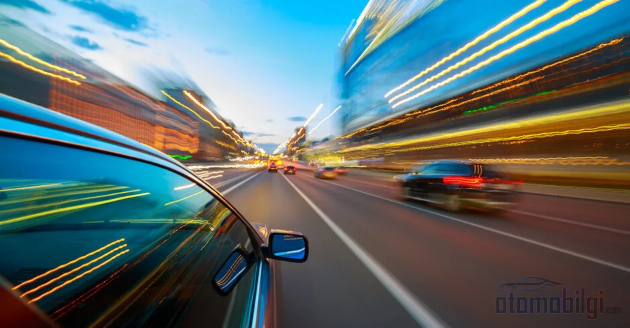 Aynı elektrikli SUV 80 km/s ile 500 kilometre giderken, 130 km/s hızda yaklaşık 150 kilometre yani %30 menzil kaybediyor.