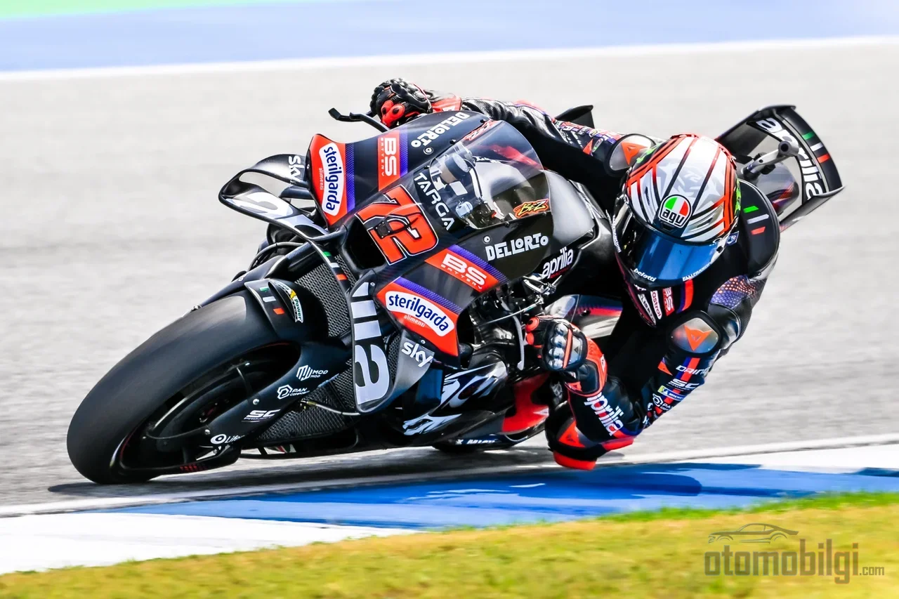 In MotoGP, two 15-minute qualifying sessions determine the entire grid for both the Sprint and Sunday's race in one go.