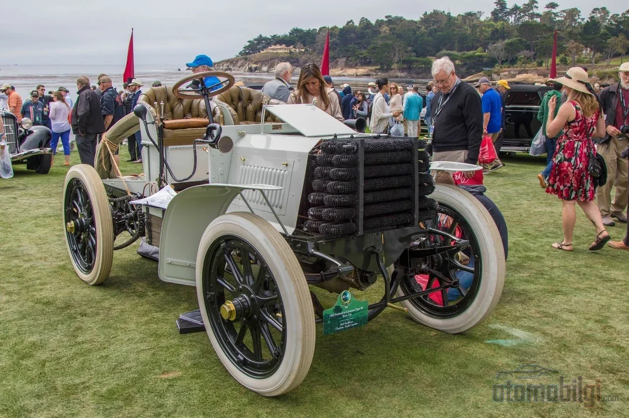 1890年代に行われたいくつかの大胆な決断は、自動車を馬車の影から抜け出させ、1世紀にわたって有効な単一の標準へと変えたのです.