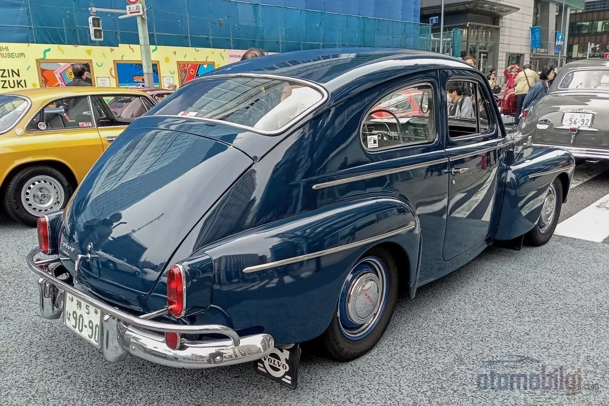 Volvo won not with a profit, but with millions of saved lives, by opening the patent for the three-point seatbelt for free in 1959.