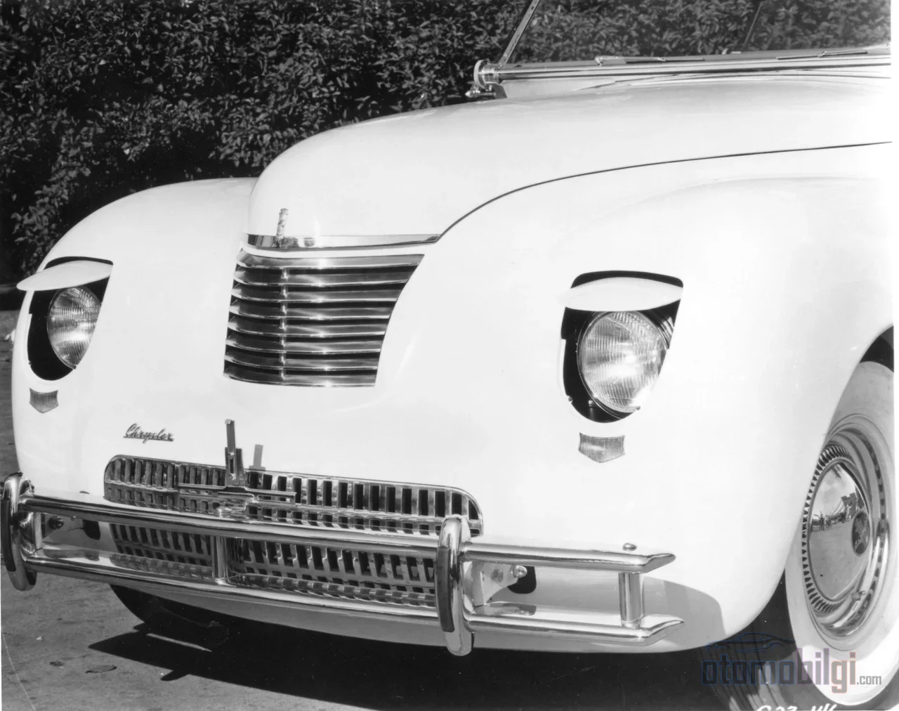 Pop-up headlights, born in 1936 with the Cord 810 and extinguished in 2004 with the farewell of the Corvette C5, are the quietest proof that automotive design has lost its courage.