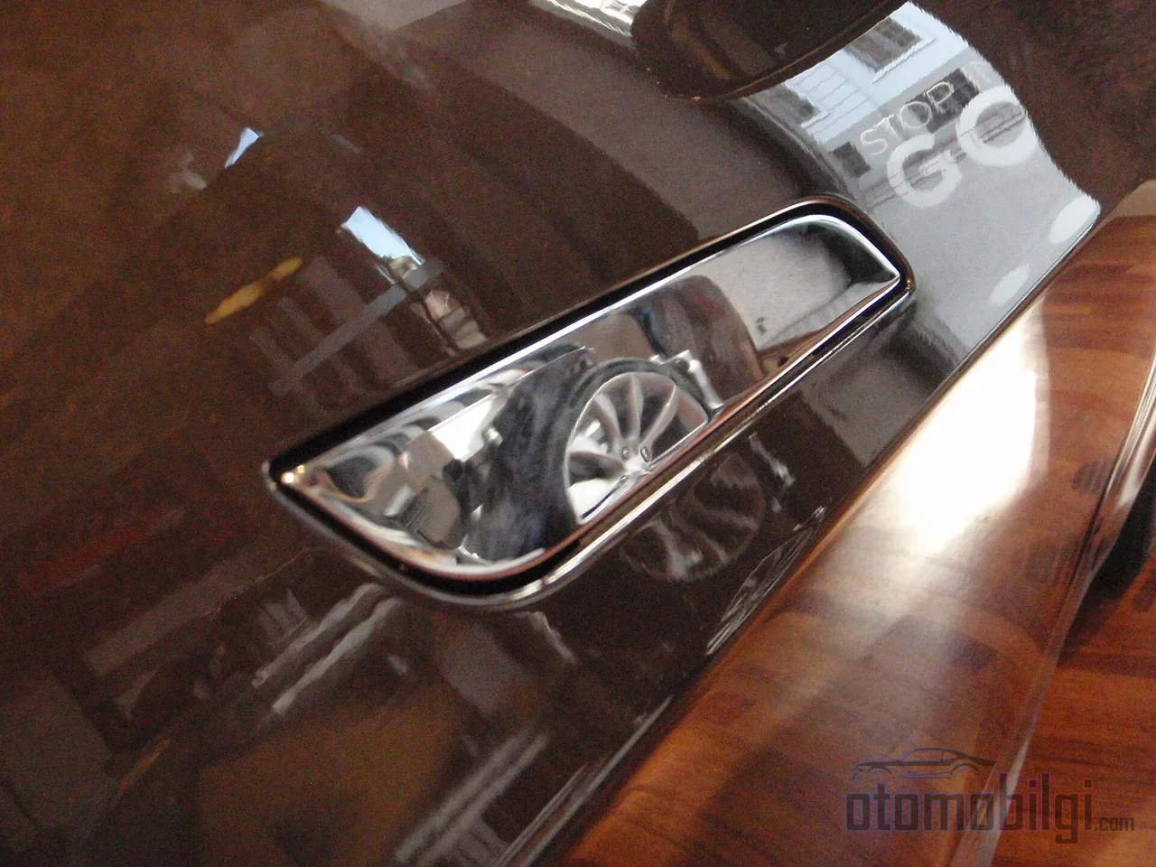 แนวคิดมือจับประตูแบบซ่อนเร้นเริ่มต้นขึ้นพร้อมกับ Mercedes-Benz 300SL ในปี 1954 แต่ทุกวันนี้มันจบลงด้วยการพยายามเปิดประตูในยามเช้าที่อากาศเยือกแข็ง